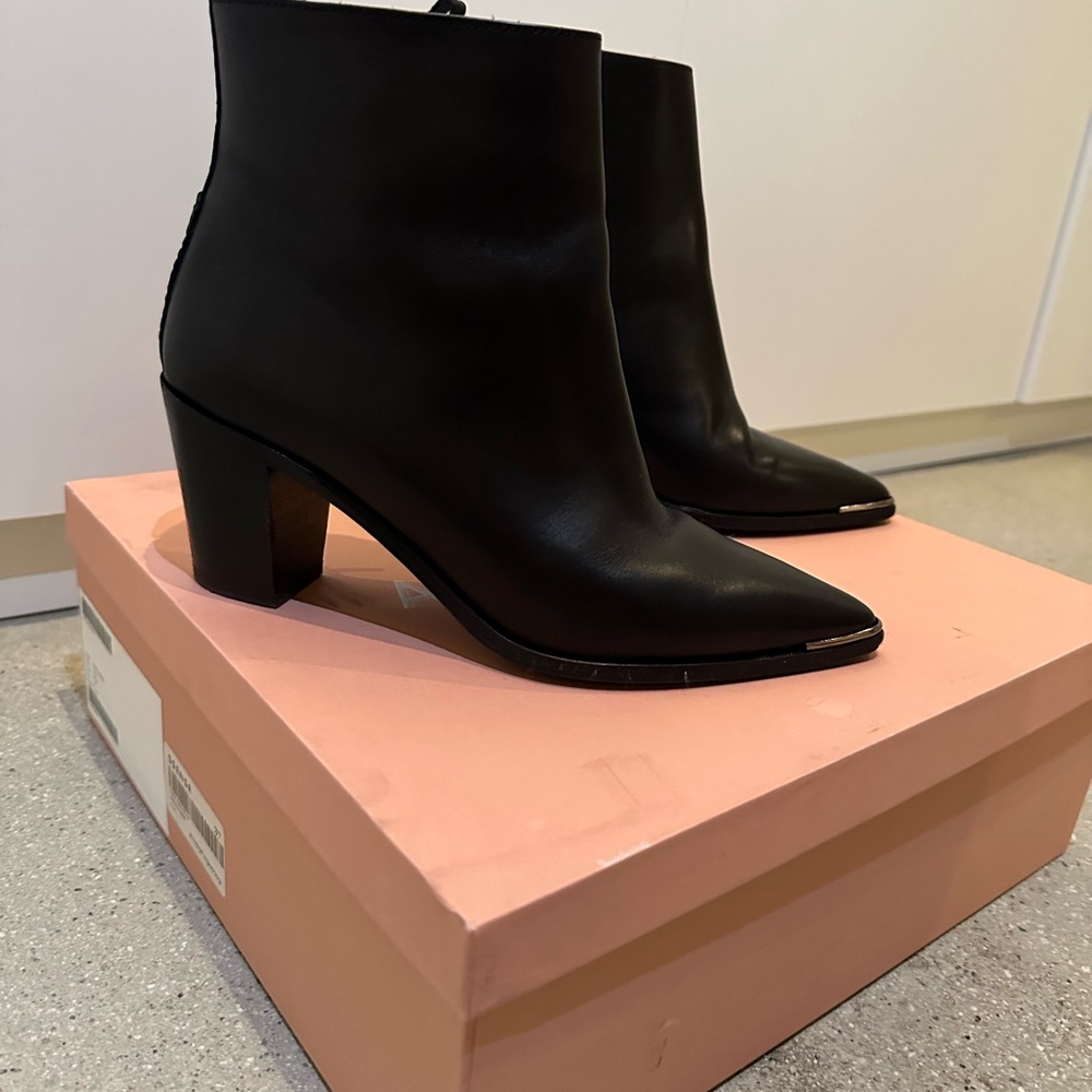 Acne Black Ankle Boots Sleek Modern Design Loma leather - Picture 3 of 6